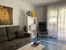 One Bedroom Marina Apartarment by El Sirocco