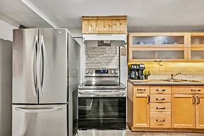 The Owlet Nwcalgary Queenbd Privatesuite