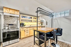 The Owlet Nwcalgary Queenbd Privatesuite