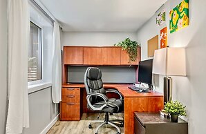 The Owlet Nwcalgary Queenbd Privatesuite
