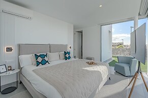 Casangular by Upper