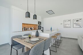 Casangular by Upper