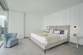 Casangular by Upper