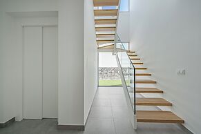 Casangular by Upper