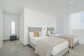 Casangular by Upper