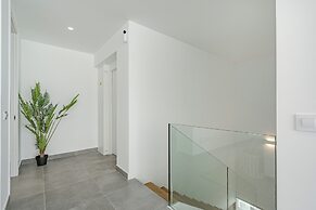 Casangular by Upper
