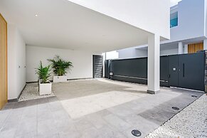Casangular by Upper