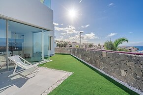 Casangular by Upper