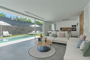 Casangular by Upper