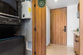 Brand New Oceanview Studio - Pools - Beach - Gym