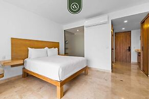 Brand New Oceanview Studio - Pools - Beach - Gym