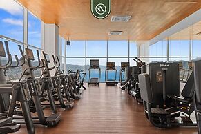 Brand New Oceanview Studio - Pools - Beach - Gym