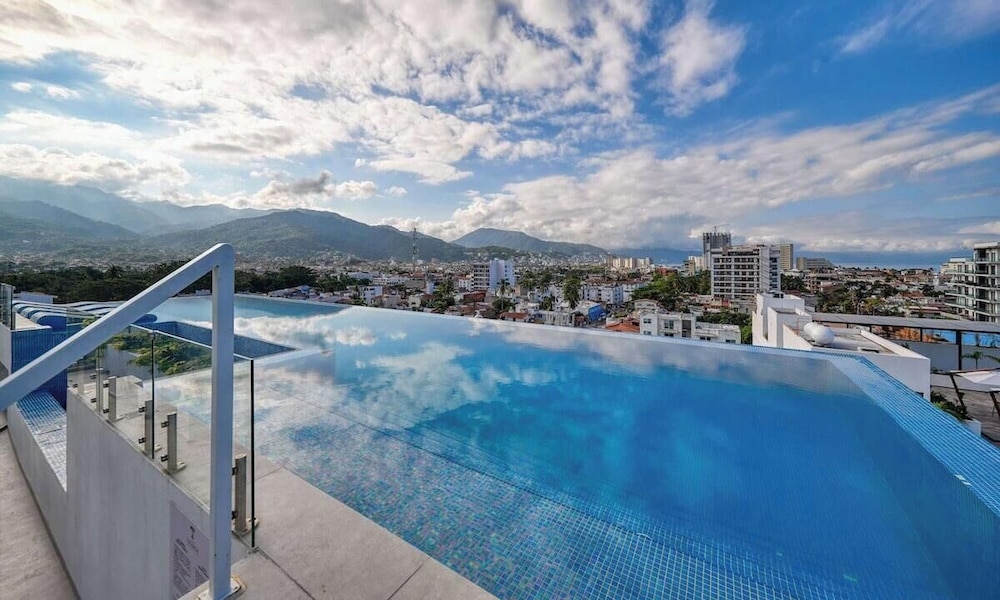 Amazing 1BR - Rooftop Pool in Versalles