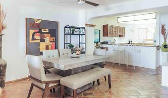 Ocean View 2Br Condo-balcony-beach-pool VDS 111
