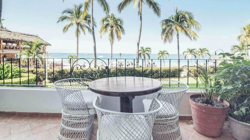 Ocean View 2Br Condo-balcony-beach-pool VDS 111
