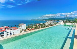 New 1 BR Condo With Amazing Rooftop Pool - Jacuzzi