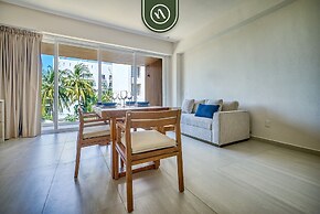 New 1 BR Condo With Amazing Rooftop Pool - Jacuzzi