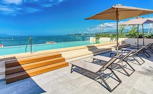 New 1 BR Condo With Amazing Rooftop Pool - Jacuzzi