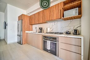 New 1 BR Condo With Amazing Rooftop Pool - Jacuzzi
