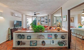 Ocean View 2Br Condo-balcony-beach-pool - 303