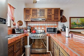 Ocean View 2Br Condo-balcony-beach-pool - 303