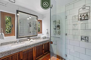 Stylish 2 BR Condo in Romantic Zone - Rooftop Pool
