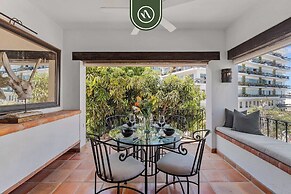 Stylish 2 BR Condo in Romantic Zone - Rooftop Pool