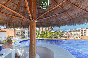 Stylish 2 BR Condo in Romantic Zone - Rooftop Pool