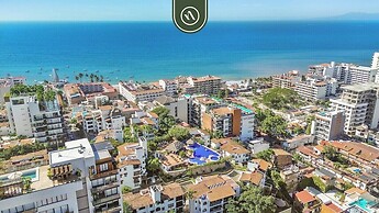 Stylish 2 BR Condo in Romantic Zone - Rooftop Pool