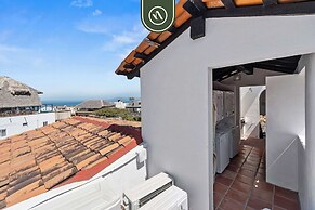 Stylish 2 BR Condo in Romantic Zone - Rooftop Pool