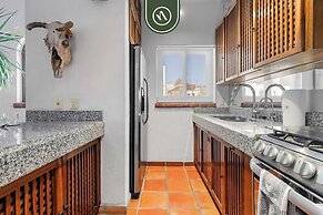 Stylish 2 BR Condo in Romantic Zone - Rooftop Pool