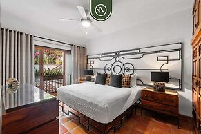 Stylish 2 BR Condo in Romantic Zone - Rooftop Pool