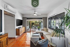 Stylish 2 BR Condo in Romantic Zone - Rooftop Pool