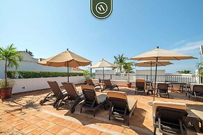 Amazing 1 BR Condo - Partial Oceanview - Pool
