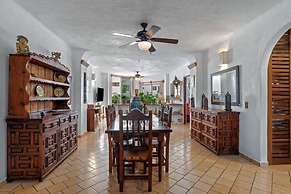 Ocean View 2Br Condo-balcony-beach-pool - 902