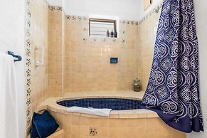 Ocean View 2Br Condo-balcony-beach-pool - 902