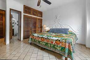 Ocean View 2Br Condo-balcony-beach-pool - 902