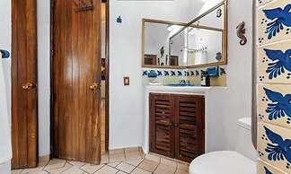 Ocean View 2Br Condo-balcony-beach-pool - 902