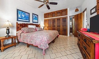 Ocean View 2Br Condo-balcony-beach-pool - 902