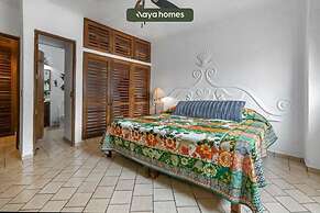 Ocean View 2Br Condo-balcony-beach-pool - 902