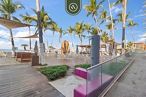 Beachfront 1 BR Condo With Multiple Pools - Gym