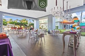 Beachfront 1 BR Condo With Multiple Pools - Gym