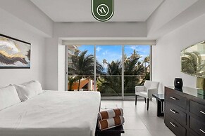 Beachfront 1 BR Condo With Multiple Pools - Gym