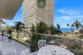 Beachfront 1 BR Condo With Multiple Pools - Gym