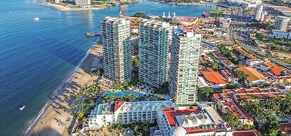 Beachfront 1 BR Condo With Multiple Pools - Gym