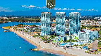 Beachfront 1 BR Condo With Multiple Pools - Gym