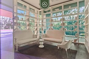 Beachfront 1 BR Condo With Multiple Pools - Gym
