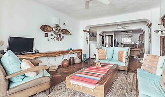 Beach Front Building 2Br Condo-balcony-beach-pool