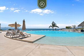 Oceanfront 2 BR Condo - Beach - Restaurant - Gym