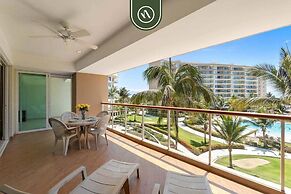 Oceanfront 2 BR Condo - Beach - Restaurant - Gym